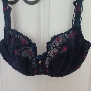 NWT - Luxurious Bra - Secret d'Eva - from France - Size 32